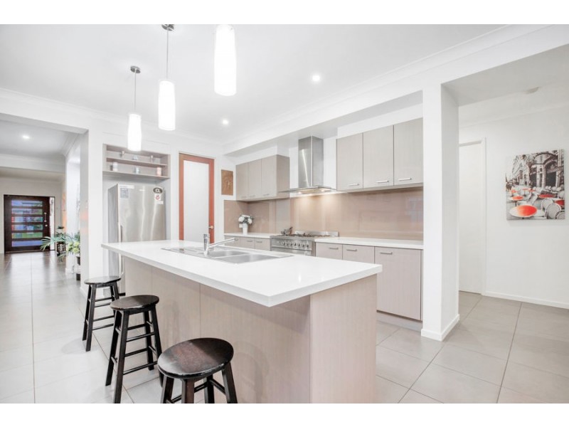 31 Marina Parade, Jacobs Well QLD 4208