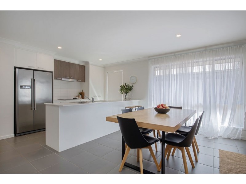 26 Bayside Avenue, Jacobs Well QLD 4208