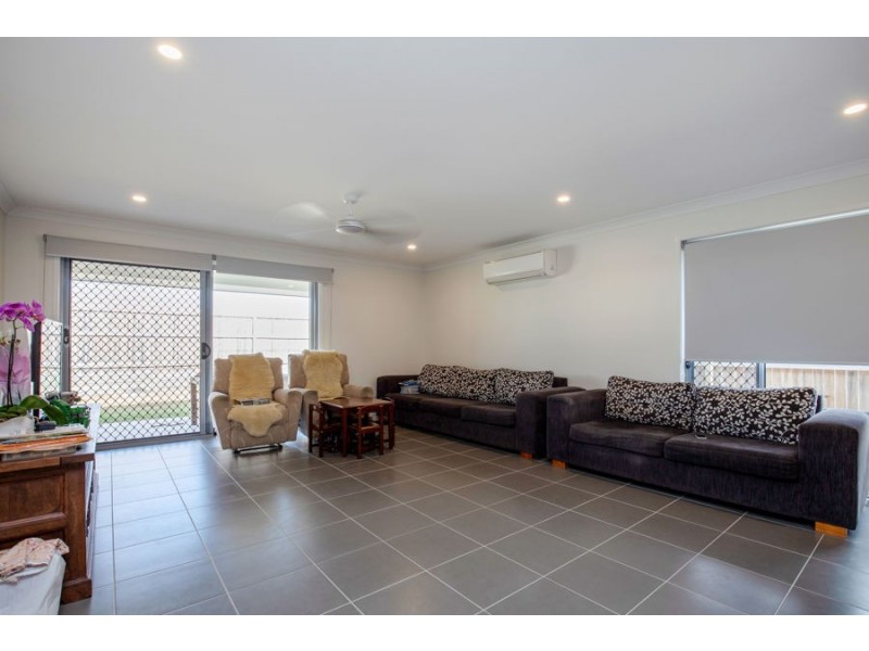 6 Blue Bay Street, Jacobs Well QLD 4208