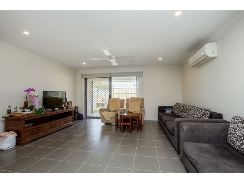 6 Blue Bay Street, Jacobs Well QLD 4208