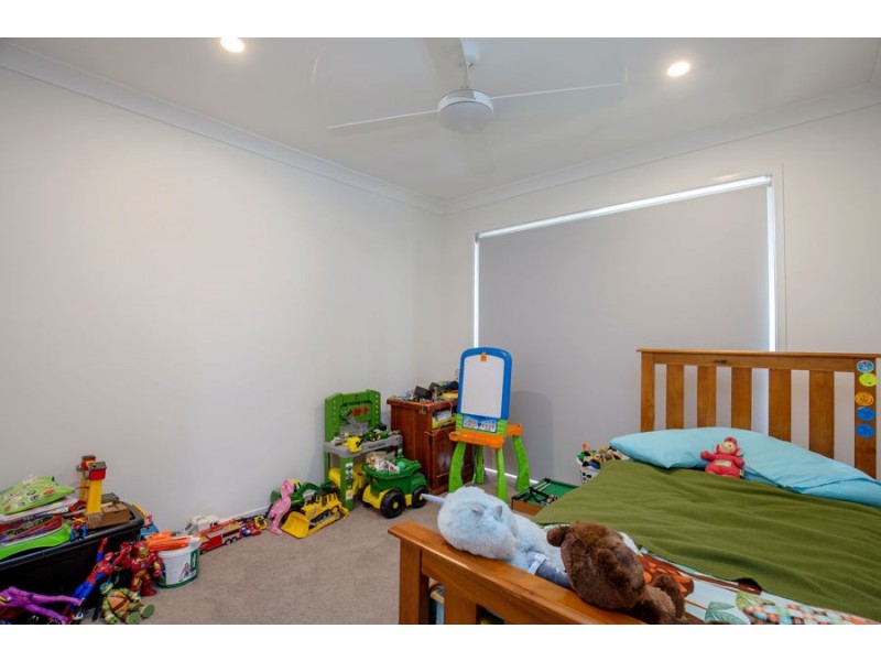 6 Blue Bay Street, Jacobs Well QLD 4208