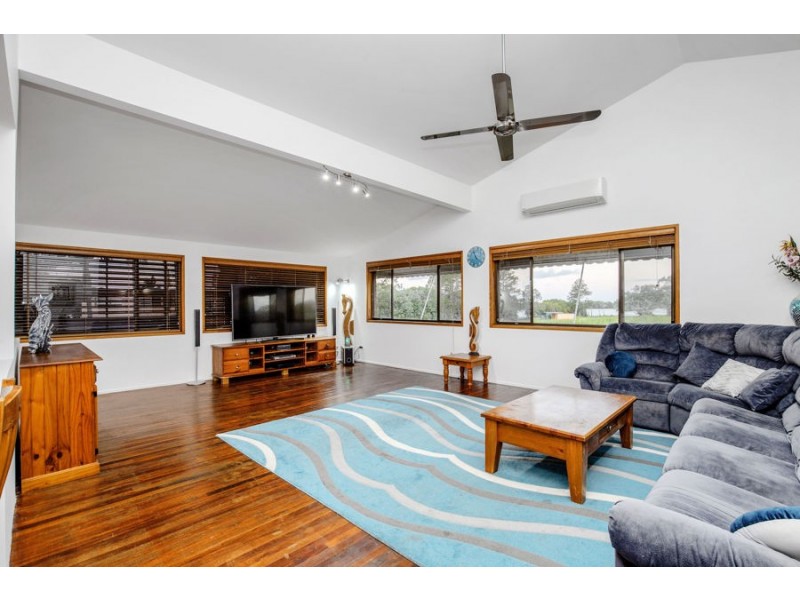 2 Seabrae Street, Steiglitz QLD 4207