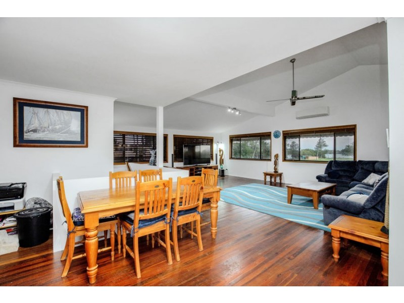 2 Seabrae Street, Steiglitz QLD 4207