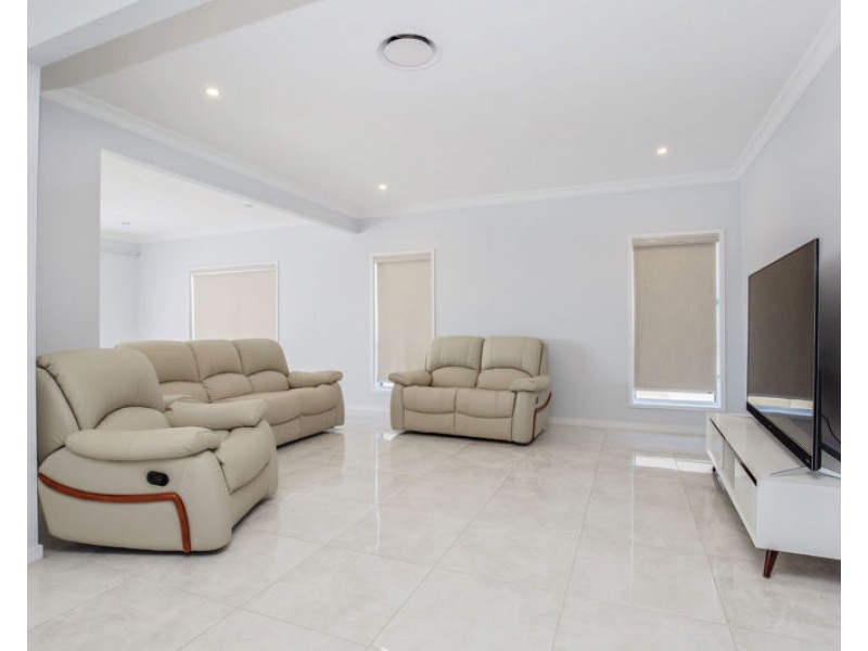 36 Poinciana Place, Jacobs Well QLD 4208