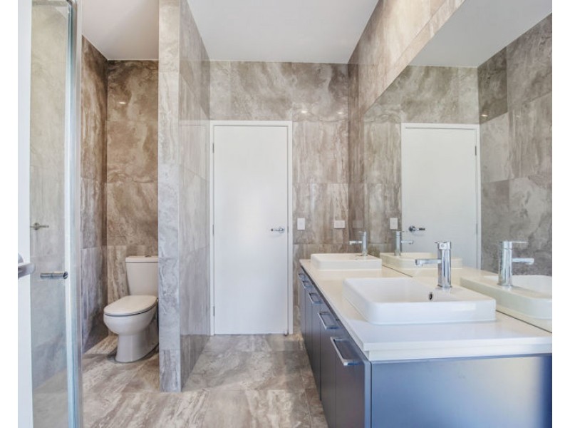 36 Poinciana Place, Jacobs Well QLD 4208