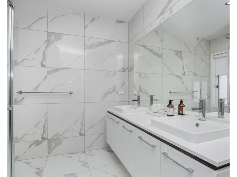 36 Poinciana Place, Jacobs Well QLD 4208