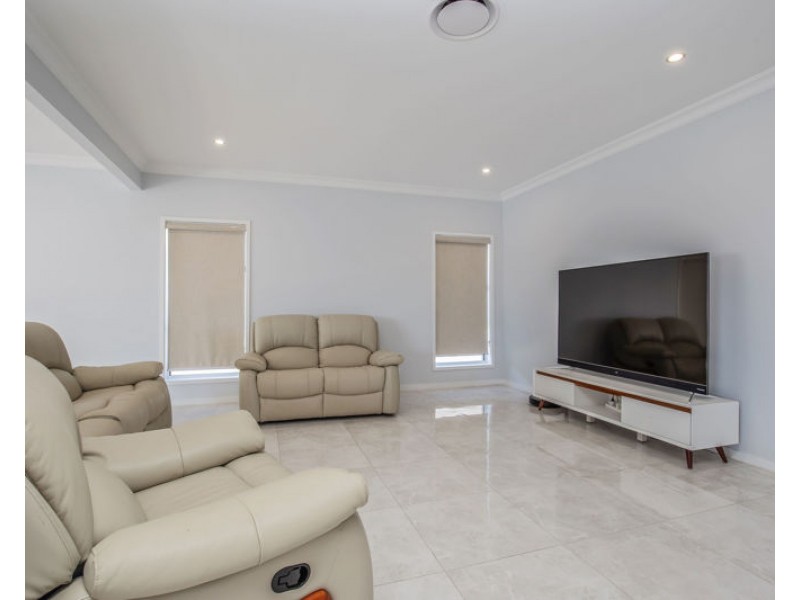 36 Poinciana Place, Jacobs Well QLD 4208