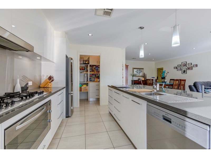 41 Esplanade, Jacobs Well QLD 4208