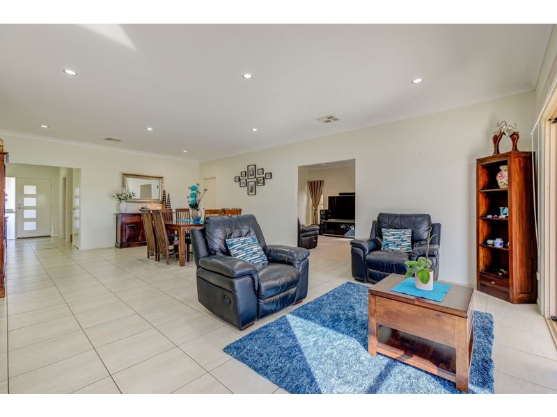 41 Esplanade, Jacobs Well QLD 4208