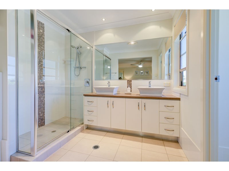 41 Esplanade, Jacobs Well QLD 4208