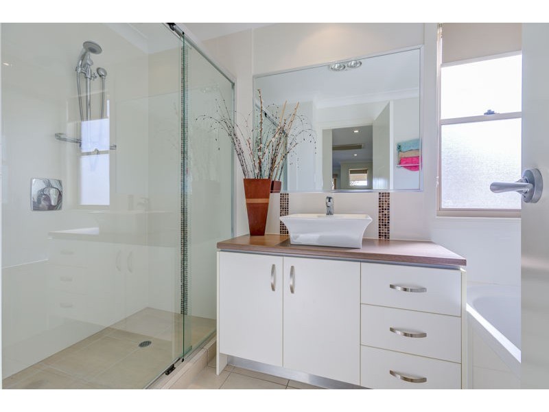 41 Esplanade, Jacobs Well QLD 4208