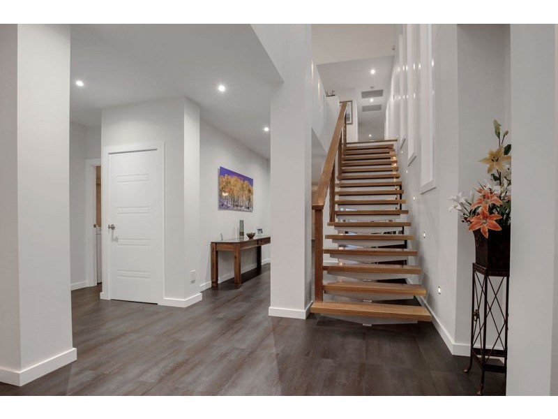 13 Marina Parade, Jacobs Well QLD 4208