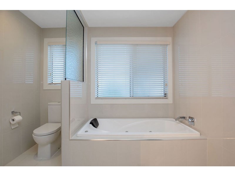 13 Marina Parade, Jacobs Well QLD 4208