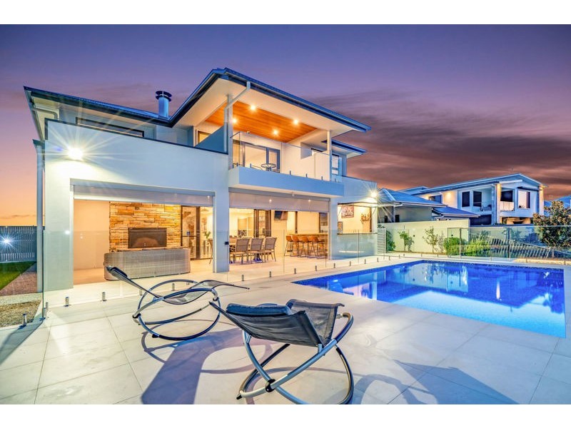 4 Poinciana Place, Jacobs Well QLD 4208