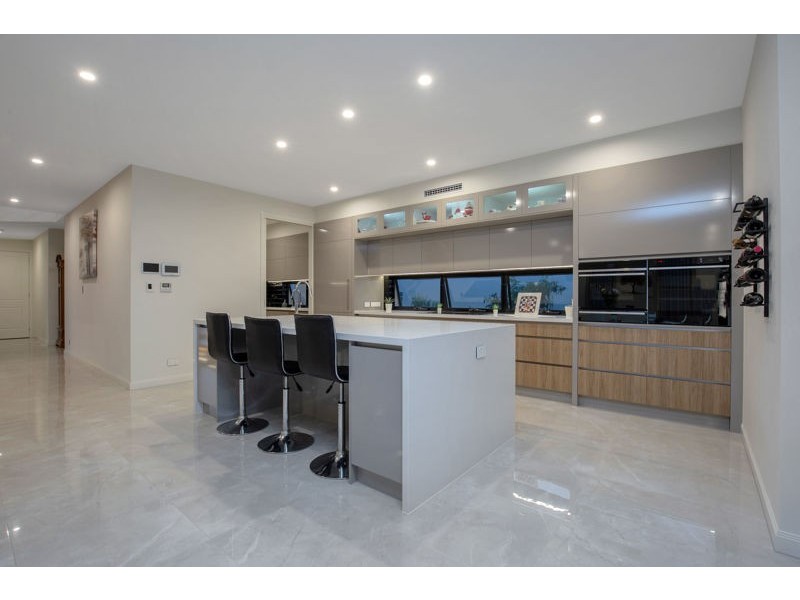 4 Poinciana Place, Jacobs Well QLD 4208