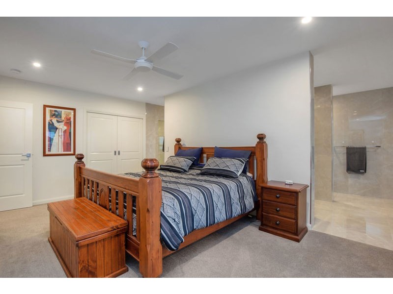 4 Poinciana Place, Jacobs Well QLD 4208