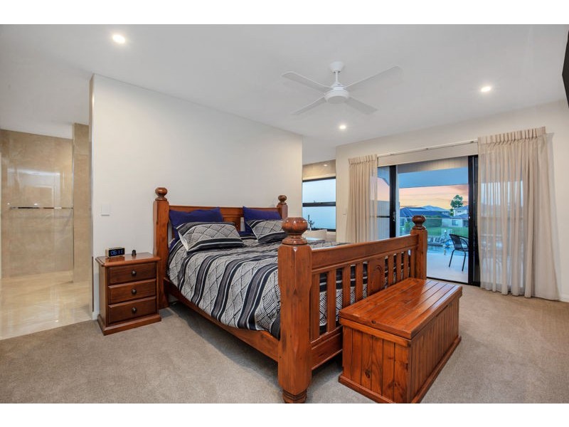 4 Poinciana Place, Jacobs Well QLD 4208