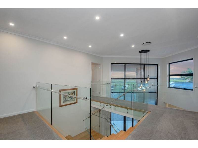 4 Poinciana Place, Jacobs Well QLD 4208