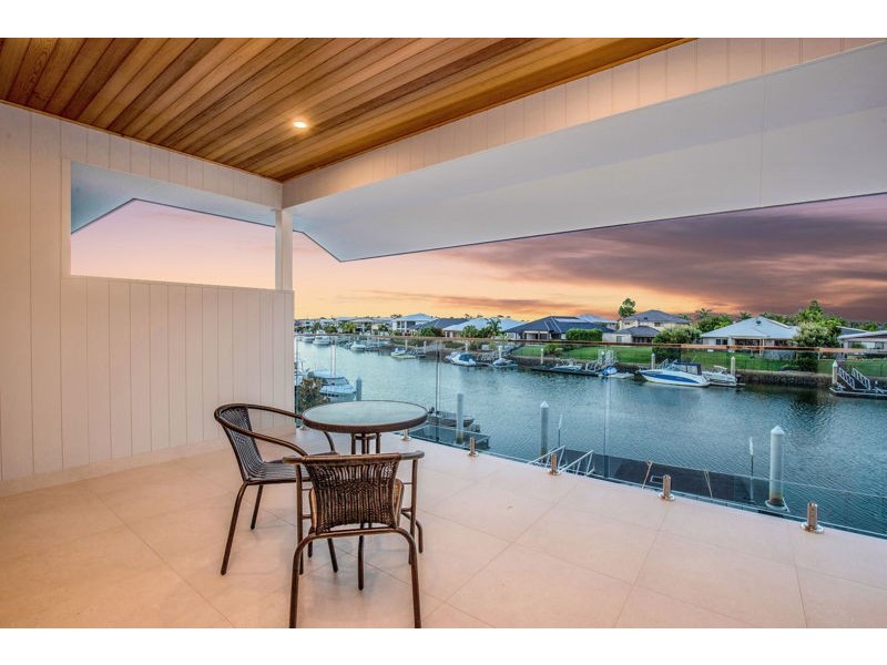 4 Poinciana Place, Jacobs Well QLD 4208