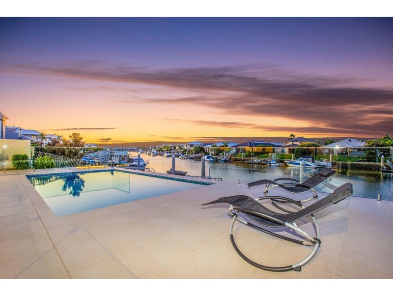 4 Poinciana Place, Jacobs Well QLD 4208