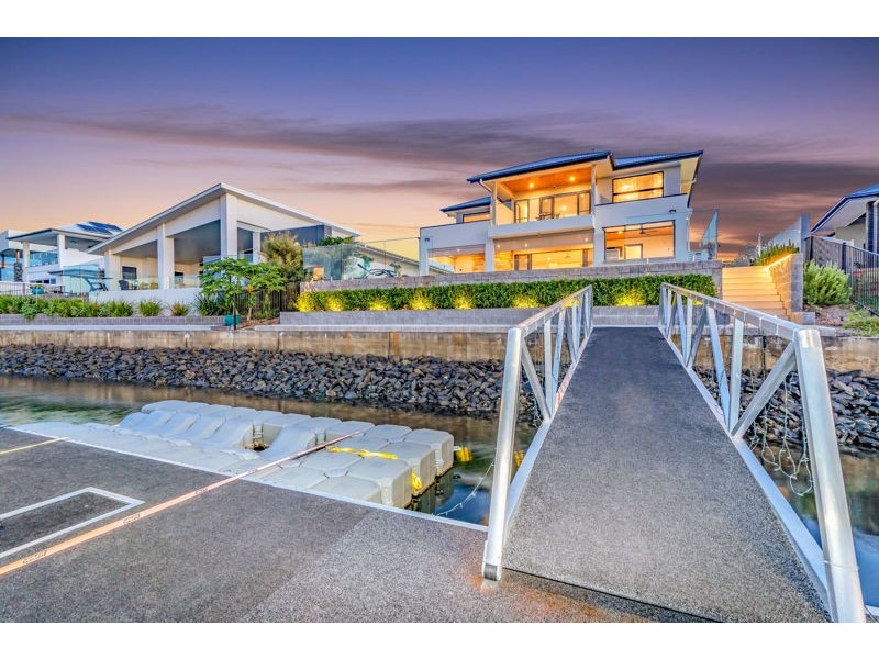 4 Poinciana Place, Jacobs Well QLD 4208