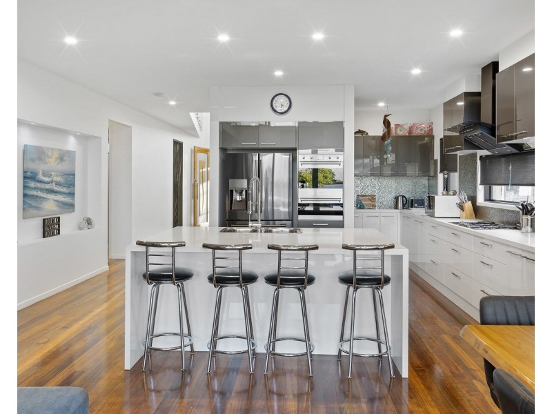3 Adrian Court, Jacobs Well QLD 4208