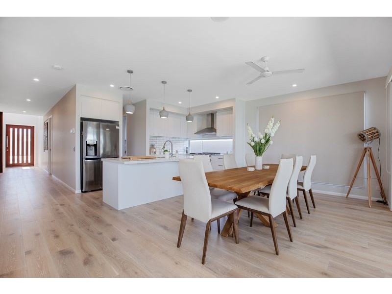 44 Poinciana Drive, Jacobs Well QLD 4208