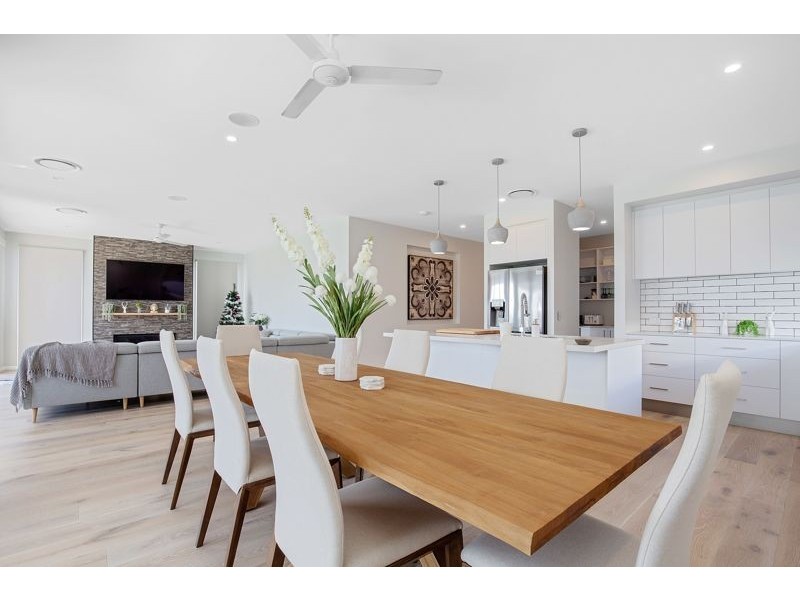 44 Poinciana Drive, Jacobs Well QLD 4208