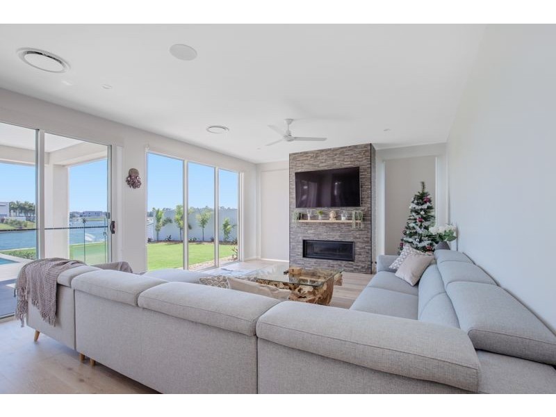 44 Poinciana Drive, Jacobs Well QLD 4208