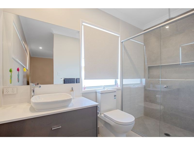 44 Poinciana Drive, Jacobs Well QLD 4208
