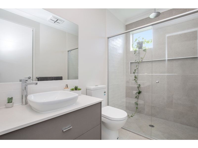 44 Poinciana Drive, Jacobs Well QLD 4208