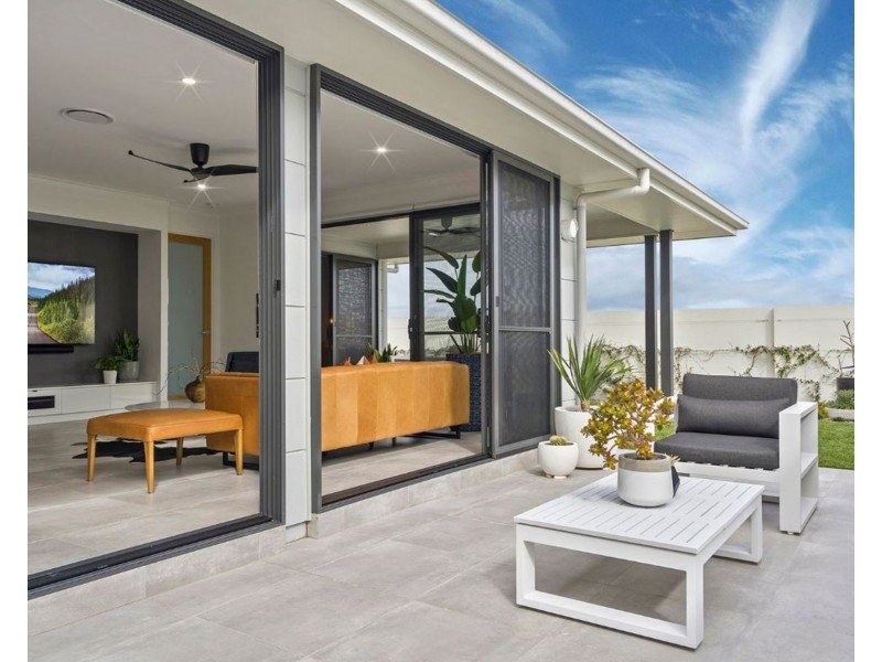 13 Moreton Drive, Jacobs Well QLD 4208