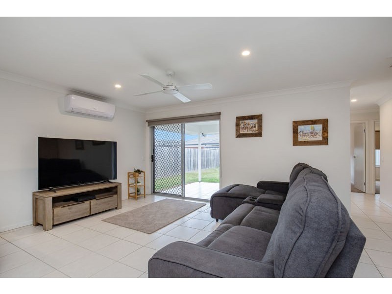 3 Helmore Road, Jacobs Well QLD 4208
