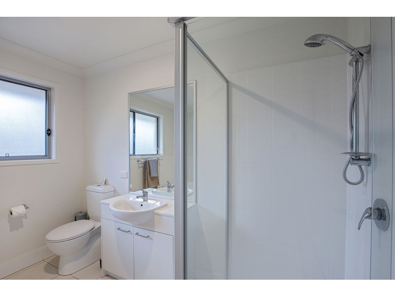3 Helmore Road, Jacobs Well QLD 4208