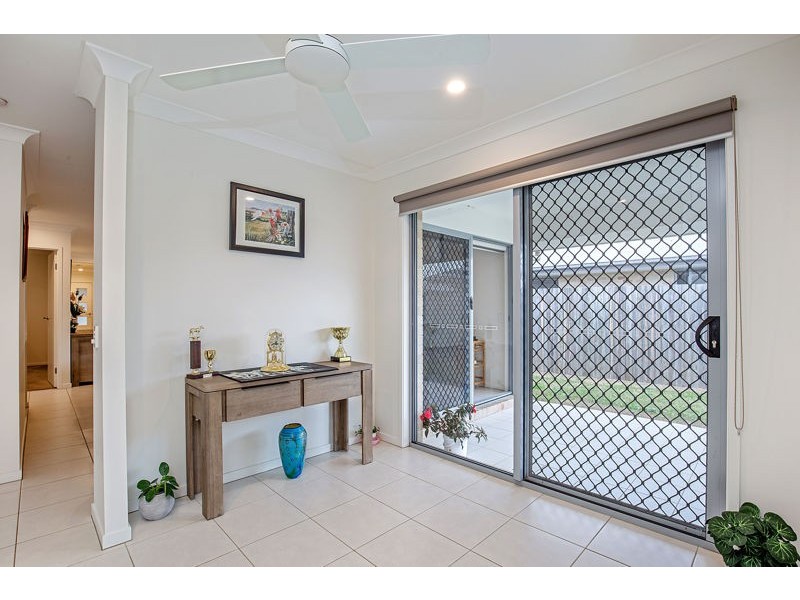 3 Helmore Road, Jacobs Well QLD 4208