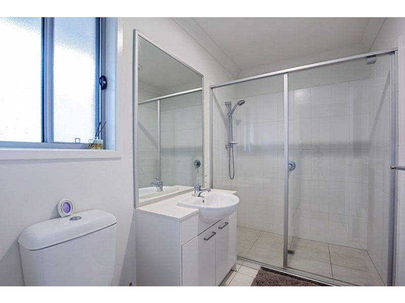 3 Helmore Road, Jacobs Well QLD 4208