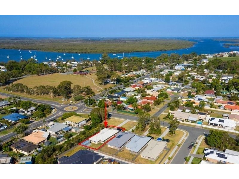 3 Helmore Road, Jacobs Well QLD 4208