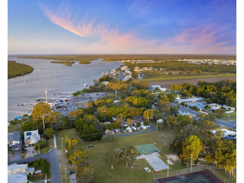 2 Bay Drive, Jacobs Well QLD 4208