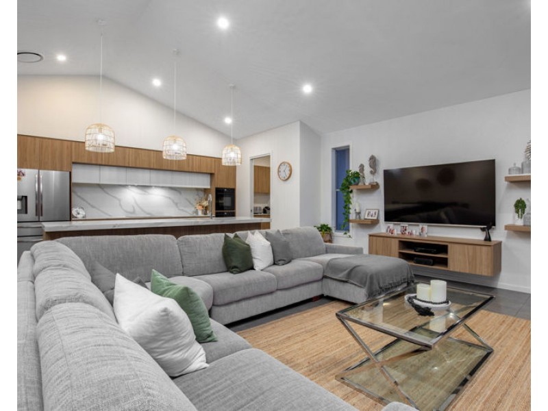53 Marina Parade, Jacobs Well QLD 4208