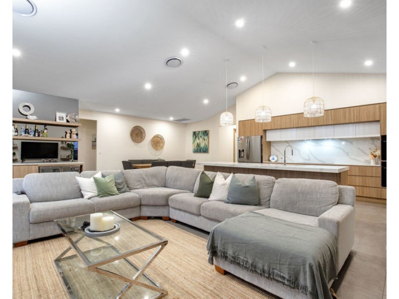 53 Marina Parade, Jacobs Well QLD 4208