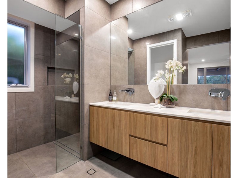 53 Marina Parade, Jacobs Well QLD 4208