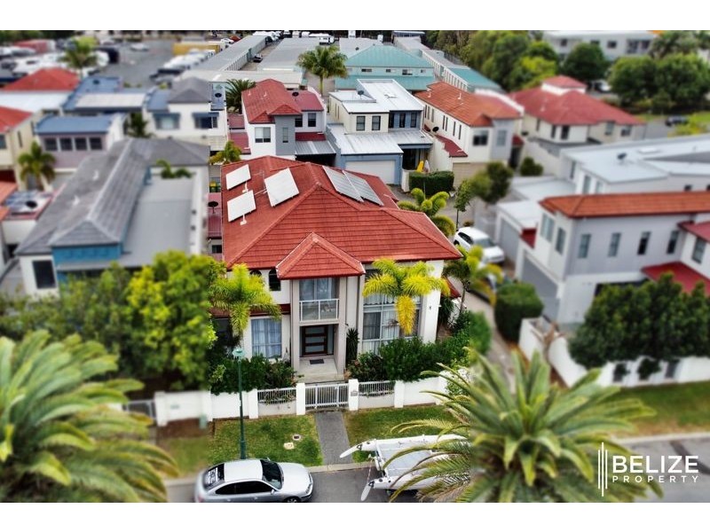 45 Harbour Rise, Hope Island QLD 4212