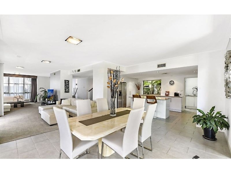 45 Harbour Rise, Hope Island QLD 4212