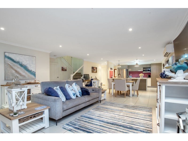 2/5 Terang Court, Ormeau QLD 4208