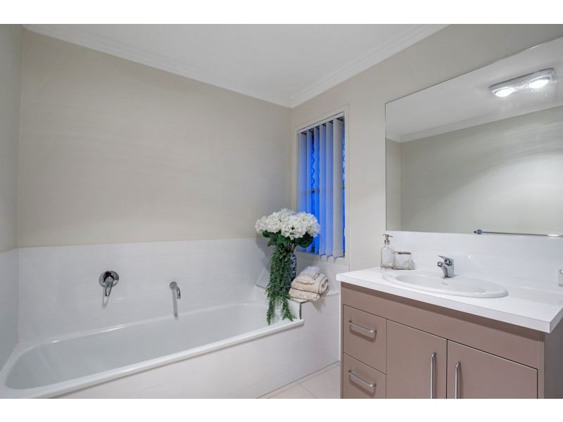 2/5 Terang Court, Ormeau QLD 4208