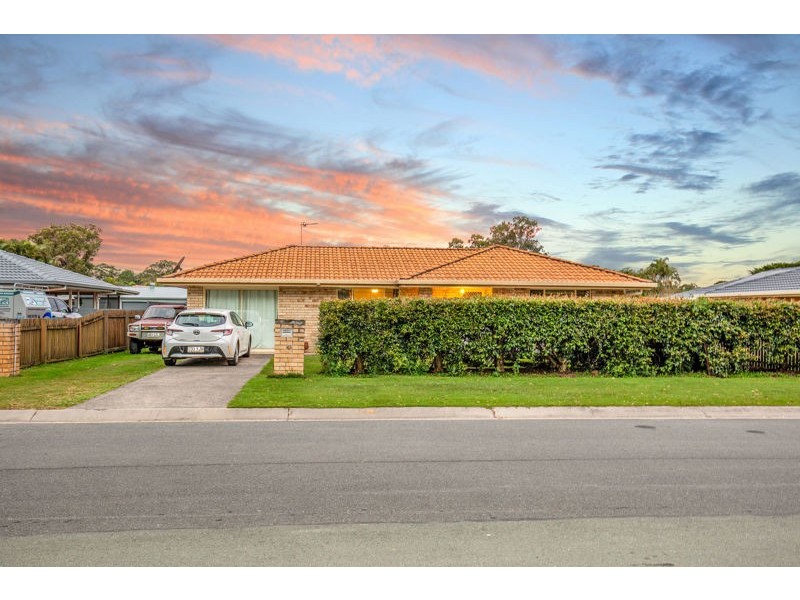 16 Helmore Road, Jacobs Well QLD 4208