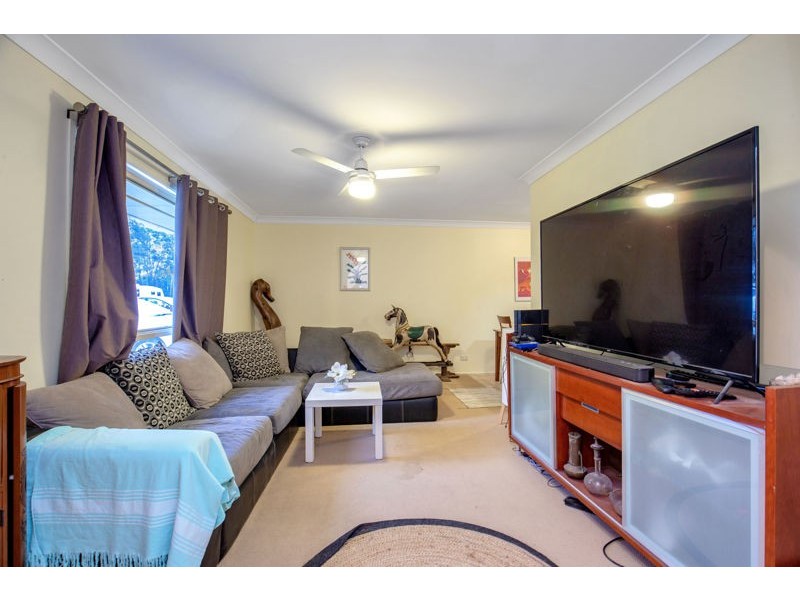 16 Helmore Road, Jacobs Well QLD 4208