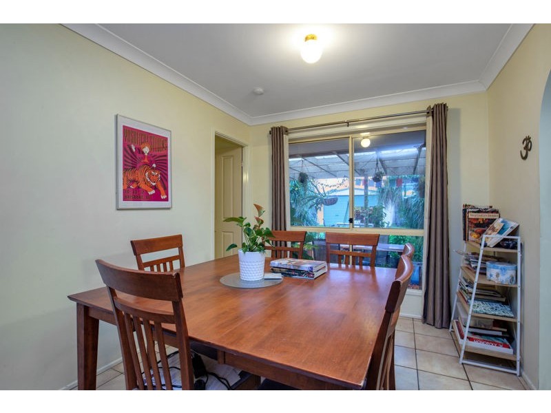 16 Helmore Road, Jacobs Well QLD 4208