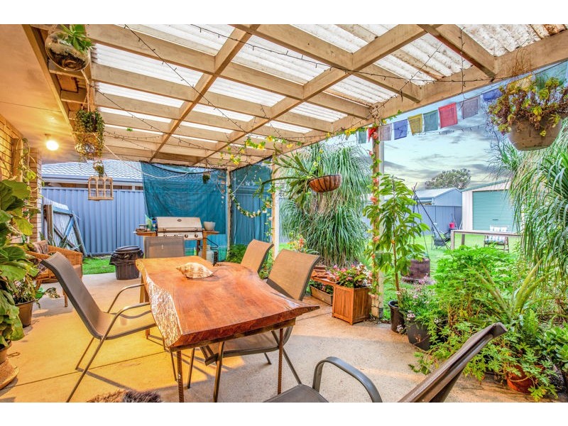 16 Helmore Road, Jacobs Well QLD 4208