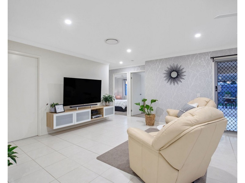 21 Helmore Road, Jacobs Well QLD 4208